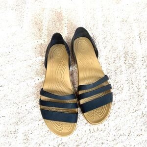 Crocs Tulum OPEN Toe Post Sandal SZ 10 BLACK Slip On TAN Beachy Vacation STRAPPY